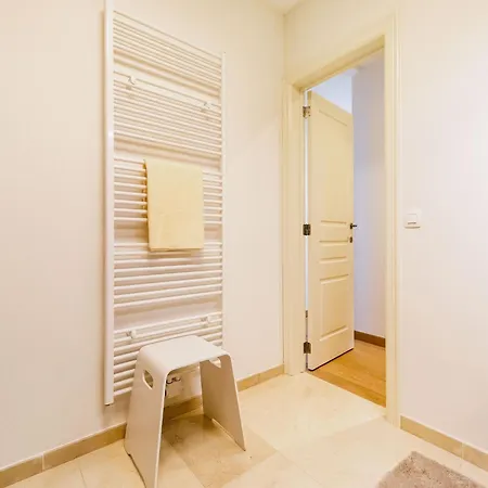 In For 6 Person Apartment