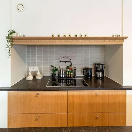 In For 6 Person Apartment